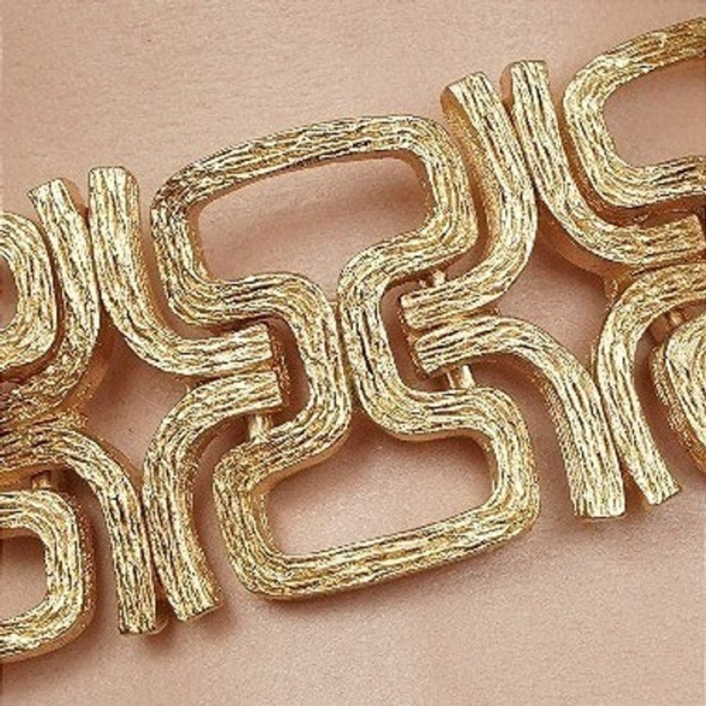 Vintage Signed Trifari Brutalist Gold Tone Textured Statement Bracelet Pristine - Picture 4 of 8
